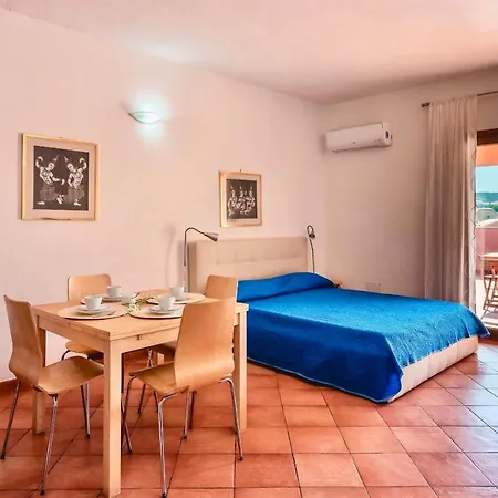 Aparthotel Isa-residence With Swimming-pool In Santa Teresa Gallura