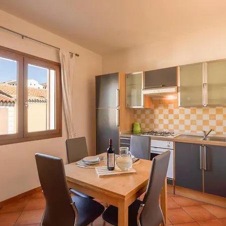 Isa-residence With Swimming-pool In Aparthotel Santa Teresa Gallura