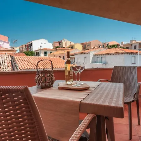 Isa-residence With Swimming-pool In Aparthotel *