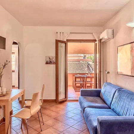 Isa-residence With Swimming-pool In Aparthotel *