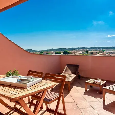 Aparthotel Isa-residence With Swimming-pool In