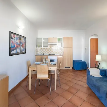 Isa-residence With Swimming-pool In 4*