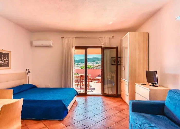Isa-residence With Swimming-pool In Aparthotel