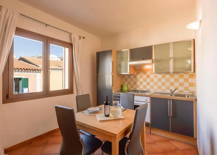 Isa-residence With Swimming-pool In Aparthotel Santa Teresa Gallura