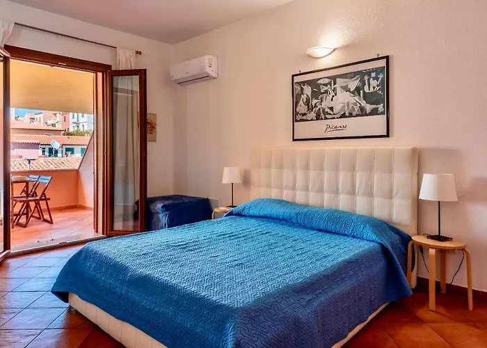 Aparthotel Isa-residence With Swimming-pool In