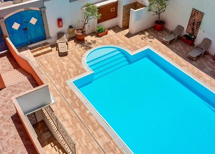 Isa-residence With Swimming-pool In Aparthotel
