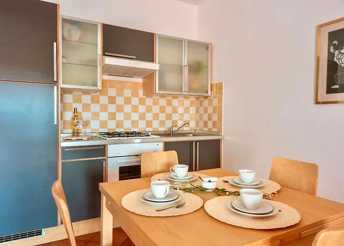 Isa-residence With Swimming-pool In 4*